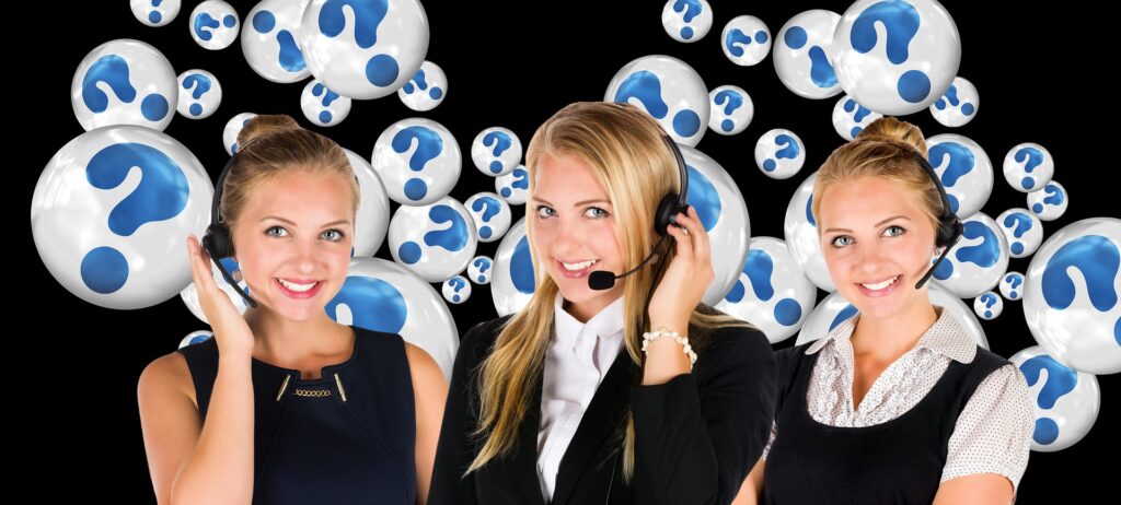 Três Mulheres que trabalham em call center com Pabx virtual.